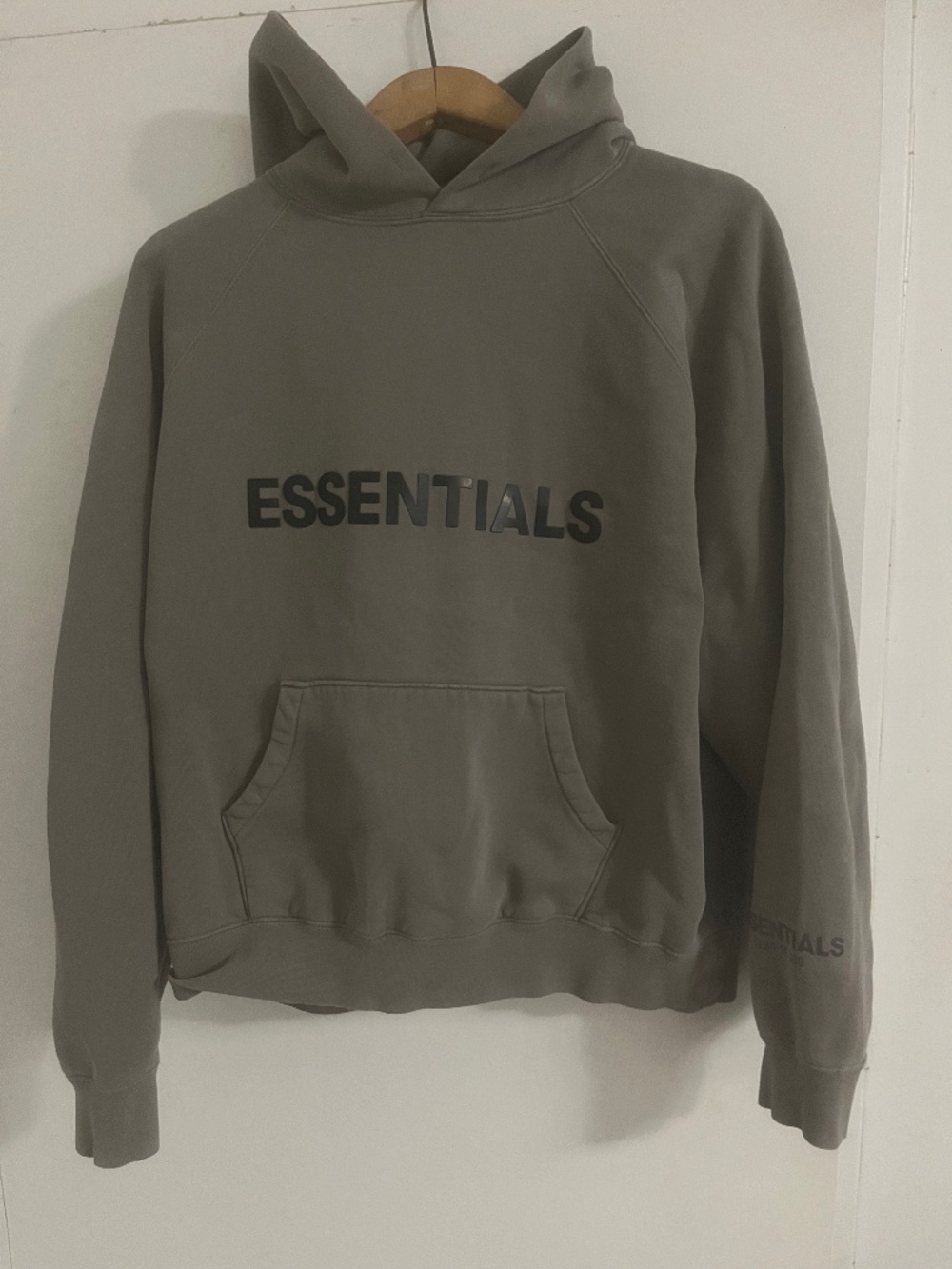 Essentials  Fear Of God core hoodie cement color way size s unisex